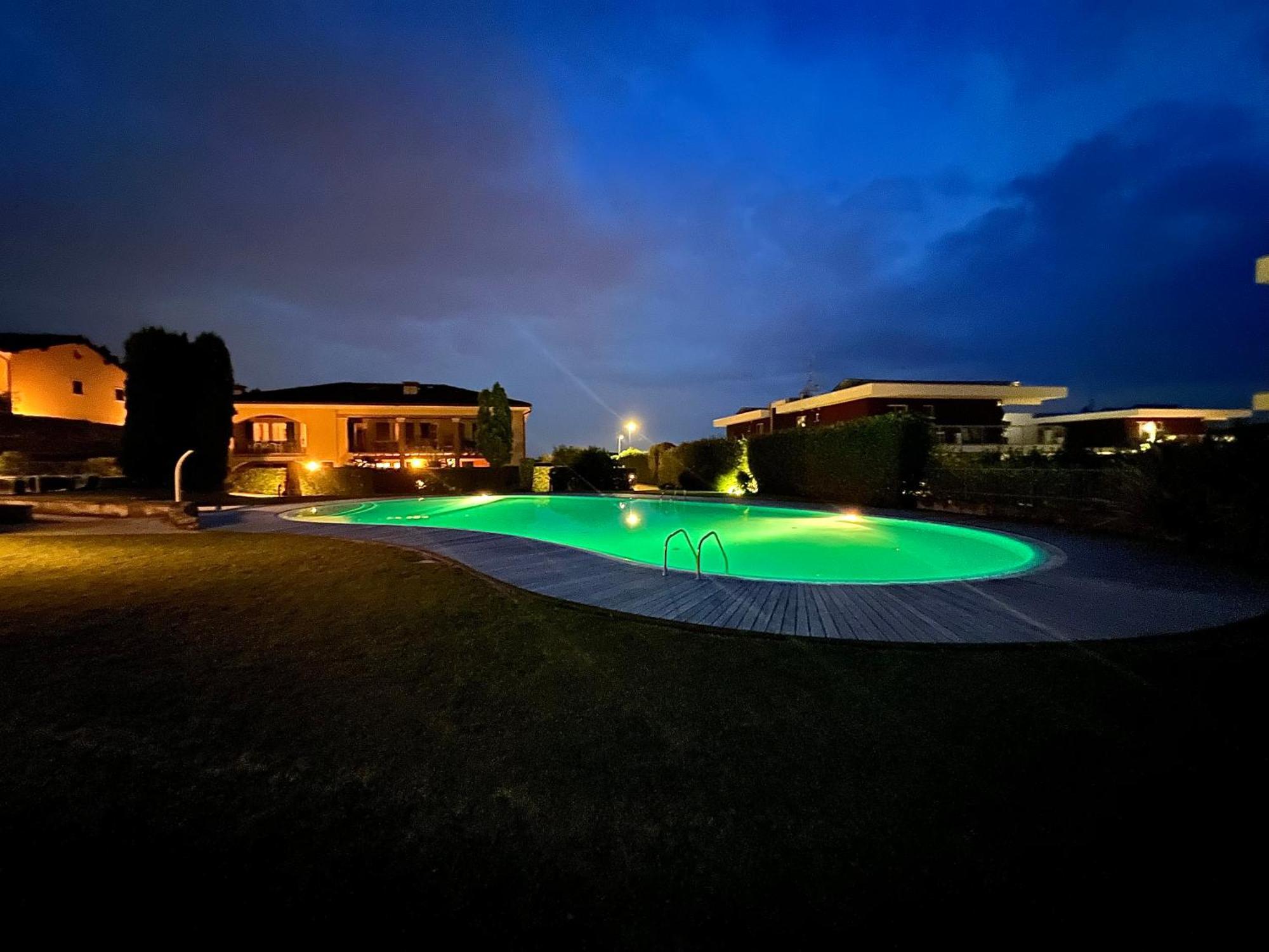 Suite And Pool Castion Veronese エクステリア 写真